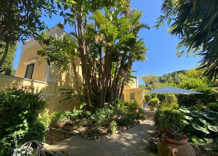 Aurora Caprese Villa *