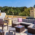 Aurora Caprese Villa *
