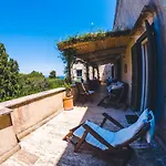 Aurora Caprese Villa *