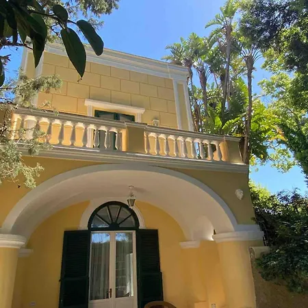 Aurora Caprese Villa *