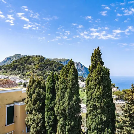 Aurora Caprese Villa *