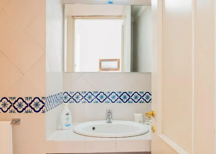 Aurora Caprese Villa *